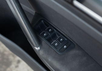 Подержанный автомобиль Volkswagen Golf Wagon 2013 года (16 фото)