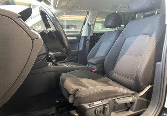 Подержанный автомобиль Volkswagen Passat Wagon 2018 года (18 фото)