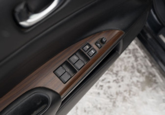 Подержанный автомобиль Nissan Teana 2009 года (17 фото)