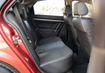Подержанный автомобиль Opel Vectra Sedan 2006 года (17 фото)