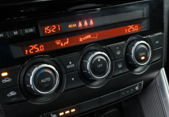 Подержанный автомобиль Mazda CX-5 2013 года (15 фото)