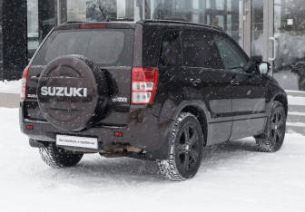 Подержанный автомобиль Suzuki Grand Vitara 2013 года (5 фото)