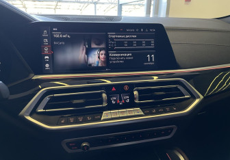 Подержанный автомобиль BMW X6 2021 года (16 фото)