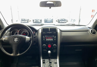 Подержанный автомобиль Suzuki Grand Vitara 2009 года (11 фото)