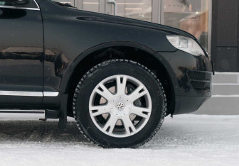 Подержанный автомобиль Volkswagen Touareg 2007 года (9 фото)