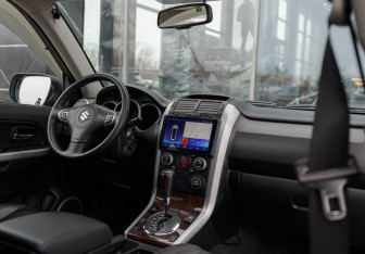 Подержанный автомобиль Suzuki Grand Vitara 2007 года (10 фото)