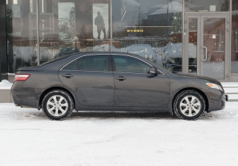 Подержанный автомобиль Toyota Camry Sedan 2011 года (4 фото)
