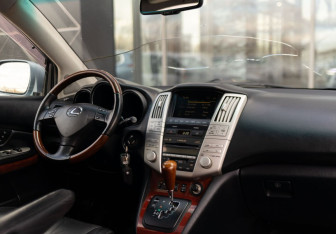 Подержанный автомобиль Lexus RX 2008 года (10 фото)