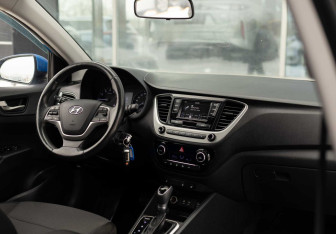 Подержанный автомобиль Hyundai Solaris Sedan 2017 года (10 фото)