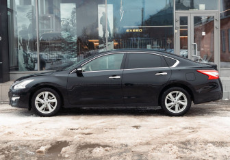 Подержанный автомобиль Nissan Teana 2014 года (8 фото)