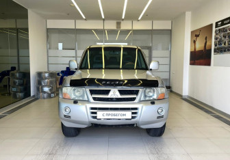 Подержанный автомобиль Mitsubishi Pajero 2003 года (3 фото)