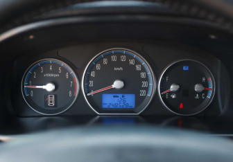 Подержанный автомобиль Hyundai Santa Fe 2007 года (13 фото)