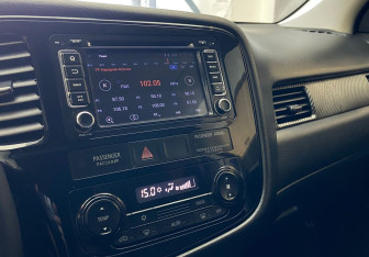 Подержанный автомобиль Mitsubishi Outlander 2016 года (15 фото)