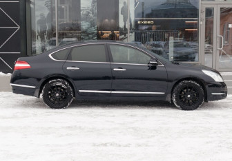 Подержанный автомобиль Nissan Teana 2010 года (4 фото)