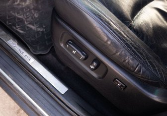 Подержанный автомобиль Lexus RX 2008 года (20 фото)