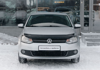 Подержанный автомобиль Volkswagen Polo Sedan 2012 года (2 фото)