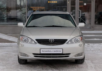 Подержанный автомобиль Toyota Camry Sedan 2003 года (2 фото)