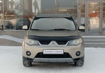 Подержанный автомобиль Mitsubishi Outlander 2007 года (2 фото)