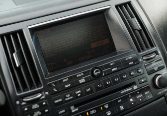 Подержанный автомобиль Infiniti FX 2005 года (14 фото)