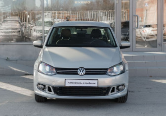 Подержанный автомобиль Volkswagen Polo Sedan 2011 года (2 фото)