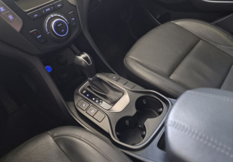 Подержанный автомобиль Hyundai Santa Fe 2015 года (11 фото)