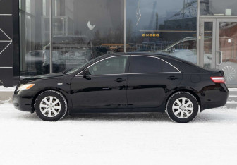 Подержанный автомобиль Toyota Camry Sedan 2007 года (8 фото)