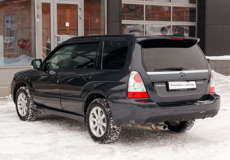 Подержанный автомобиль Subaru Forester Suv 2007 года (7 фото)