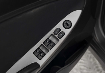 Подержанный автомобиль Hyundai Solaris Sedan 2014 года (16 фото)