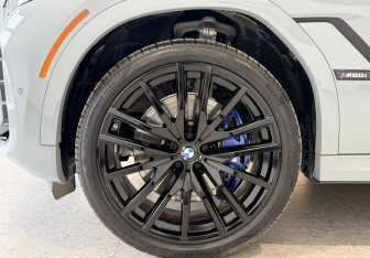 Подержанный автомобиль BMW X6 M 2024 года (10 фото)