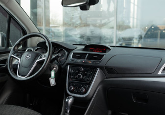 Подержанный автомобиль Opel Mokka 2014 года (10 фото)