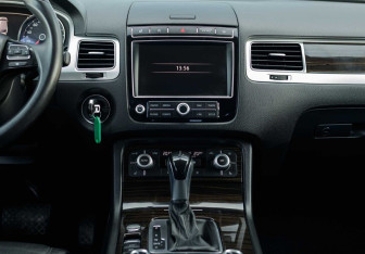 Подержанный автомобиль Volkswagen Touareg 2017 года (14 фото)