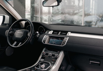 Подержанный автомобиль Land Rover Range Rover Evoque 2012 года (10 фото)