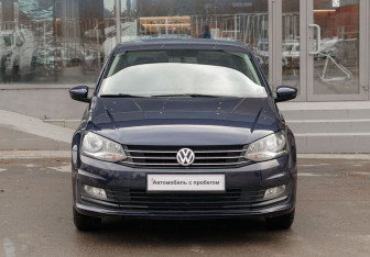 Подержанный автомобиль Volkswagen Polo Sedan 2017 года (2 фото)