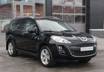 Подержанный автомобиль Peugeot 4007 2010 года (3 фото)