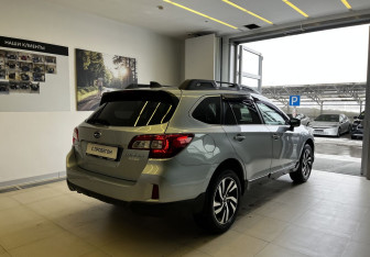 Подержанный автомобиль Subaru Outback Wagon 2016 года (4 фото)