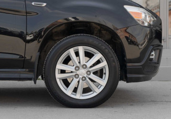 Подержанный автомобиль Mitsubishi RVR Suv 2010 года (9 фото)