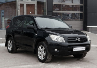Подержанный автомобиль Toyota RAV4 2008 года (3 фото)