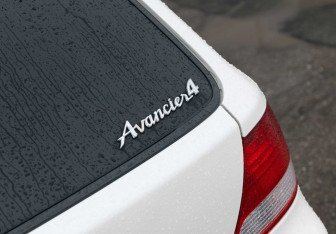 Подержанный автомобиль Honda Avancier Wagon 2000 года (11 фото)