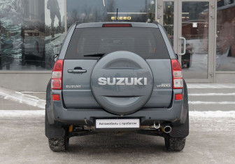 Подержанный автомобиль Suzuki Grand Vitara 2007 года (6 фото)