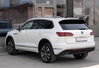 Подержанный автомобиль Volkswagen Touareg 2021 года (7 фото)