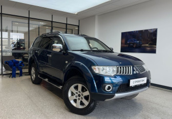 Подержанный автомобиль Mitsubishi Pajero Sport 2010 года (4 фото)