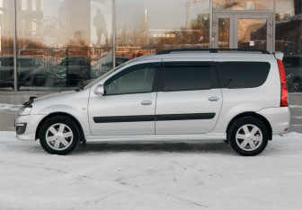 Подержанный автомобиль LADA (ВАЗ) Largus Wagon 2015 года (8 фото)