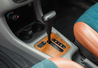 Подержанный автомобиль Honda HR-V 2000 года (15 фото)