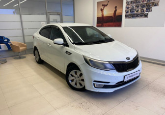 Подержанный автомобиль Kia Rio Sedan 2015 года (3 фото)