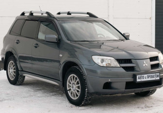 Подержанный автомобиль Mitsubishi Outlander 2007 года (3 фото)