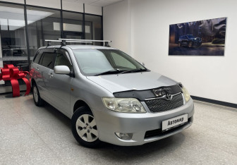 Подержанный автомобиль Toyota Corolla Wagon 2005 года (3 фото)