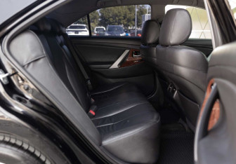 Подержанный автомобиль Toyota Camry Sedan 2008 года (19 фото)