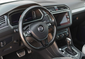 Подержанный автомобиль Volkswagen Tiguan 2019 года (11 фото)