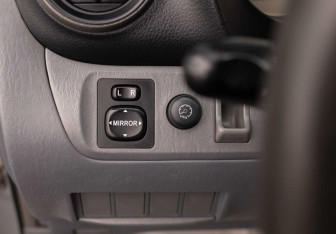 Подержанный автомобиль Toyota RAV4 2001 года (16 фото)