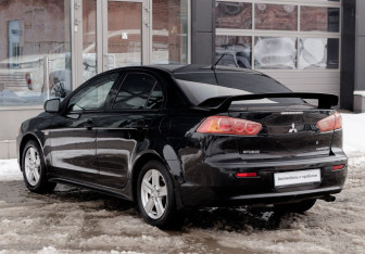 Подержанный автомобиль Mitsubishi Lancer Sedan 2007 года (7 фото)